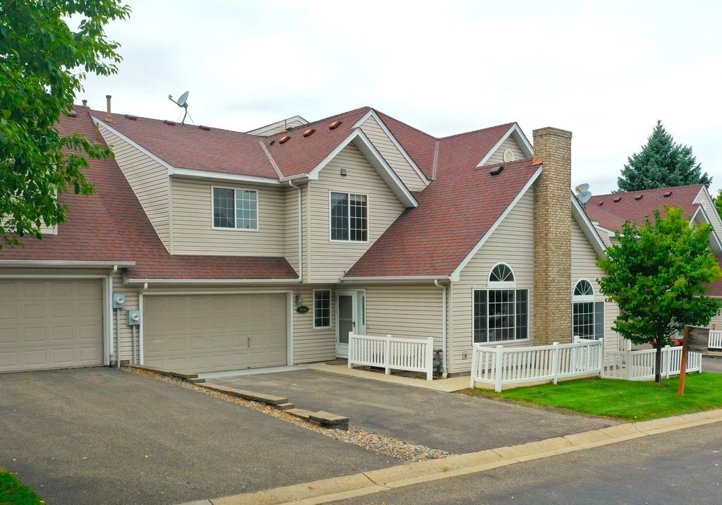 7256 Brittany Lane 34, Inver Grove Heights, MN 55076