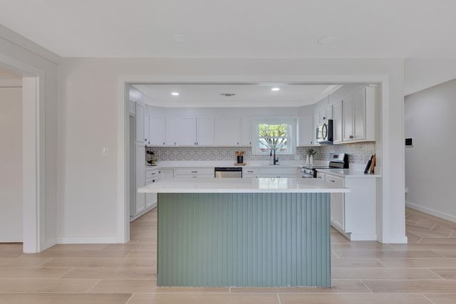 5 Quail Run, Midland, TX 79707