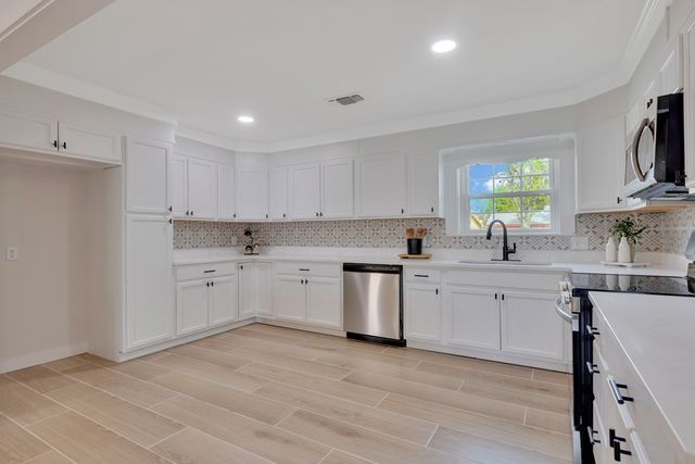 5 Quail Run, Midland, TX 79707