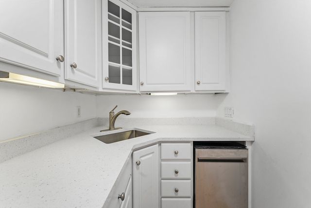 122 Main St 404, Stoneham, MA 02180