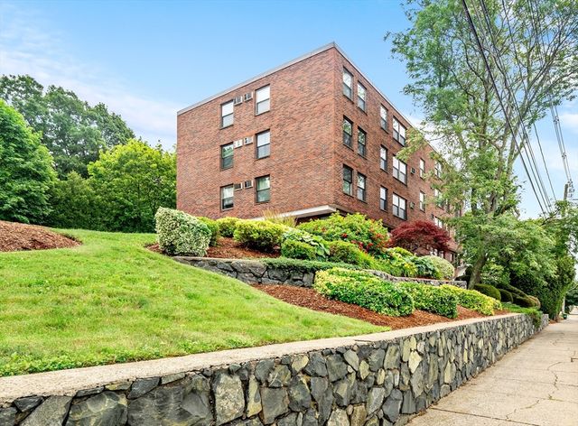 122 Main St 404, Stoneham, MA 02180
