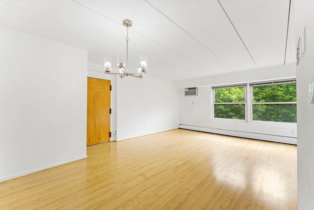 122 Main St 404, Stoneham, MA 02180