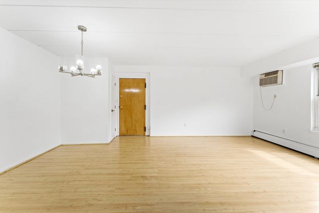 122 Main St 404, Stoneham, MA 02180
