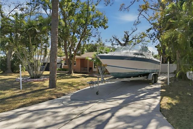 718 BAY VISTA BOULEVARD S, St Petersburg, FL 33705