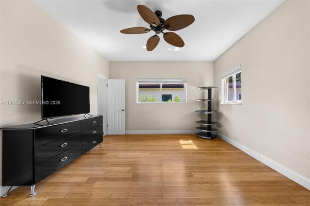 404 N Shore Dr, Miami Beach, FL 33141