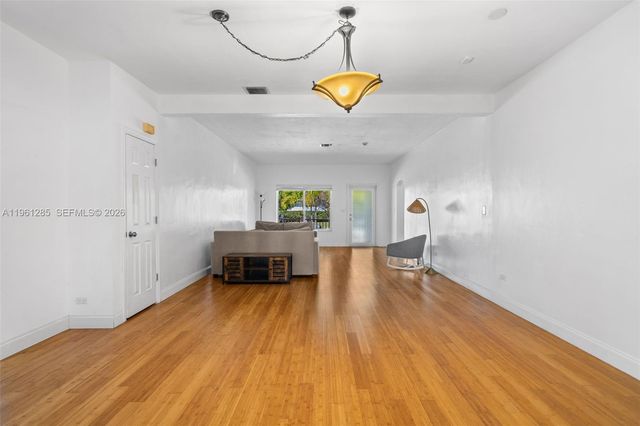 404 N Shore Dr, Miami Beach, FL 33141