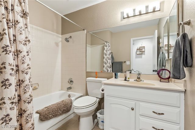 2136 Pebble Creek Lane, Laughlin, NV 89029