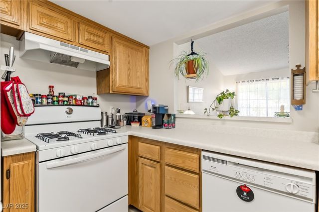 2136 Pebble Creek Lane, Laughlin, NV 89029