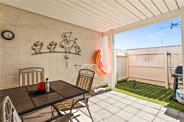 2136 Pebble Creek Lane, Laughlin, NV 89029