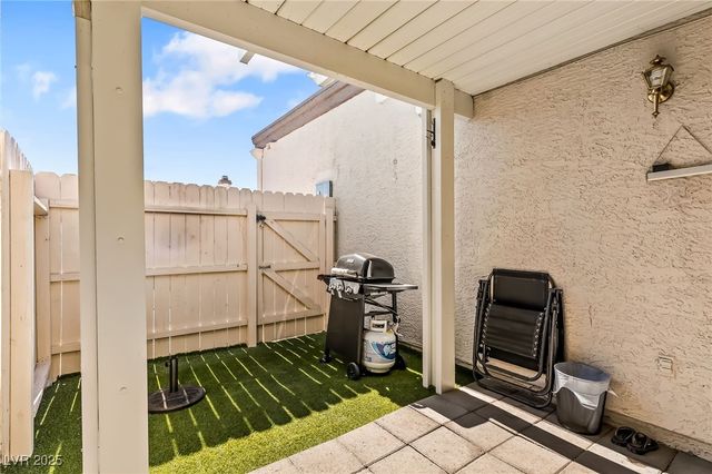 2136 Pebble Creek Lane, Laughlin, NV 89029