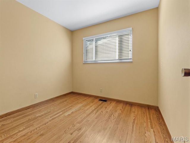 1395 Saint Anthony Lane, Florissant, MO 63033