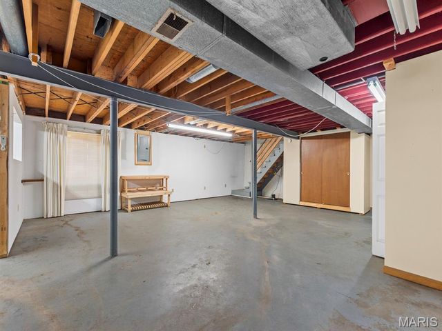 1395 Saint Anthony Lane, Florissant, MO 63033