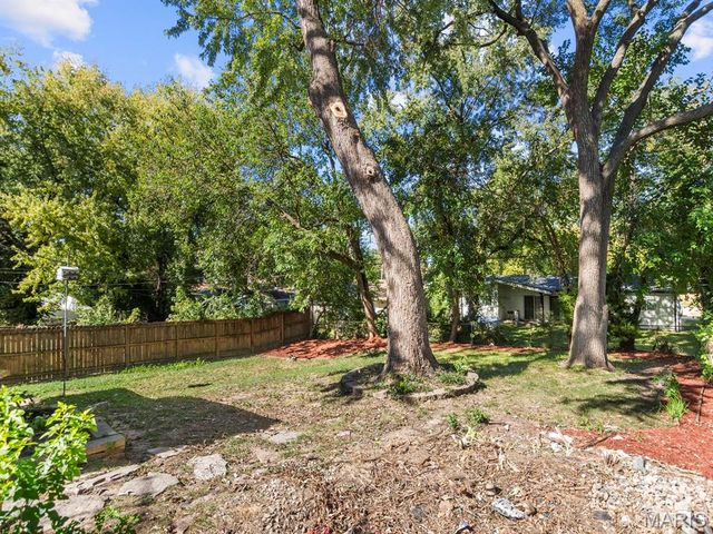 1395 Saint Anthony Lane, Florissant, MO 63033