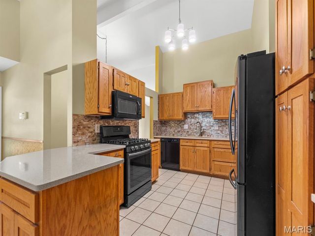 1395 Saint Anthony Lane, Florissant, MO 63033