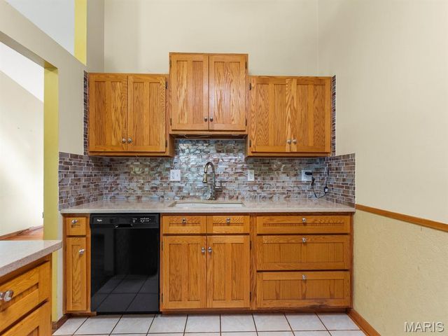 1395 Saint Anthony Lane, Florissant, MO 63033