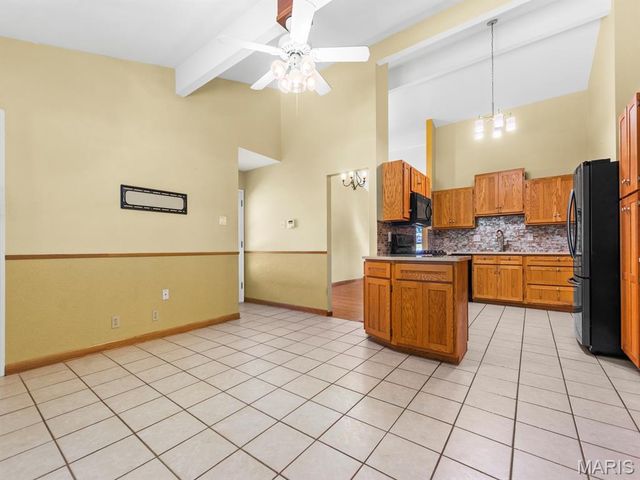 1395 Saint Anthony Lane, Florissant, MO 63033
