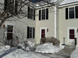 306 River Grant Drive # 306, Hopkinton, NH 03229