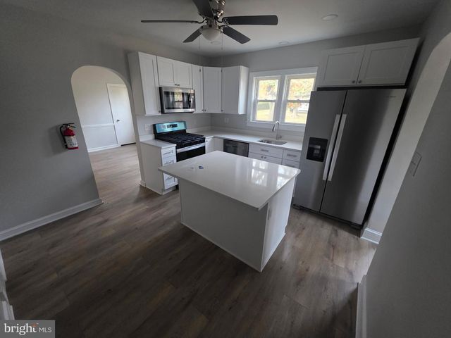 105 MECRAY LN, Maple Shade, NJ 08052