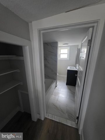 105 MECRAY LN, Maple Shade, NJ 08052