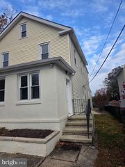 105 MECRAY LN, Maple Shade, NJ 08052