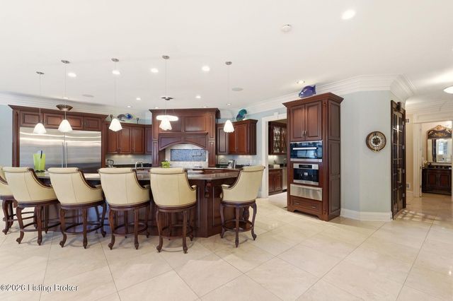 5610 Harrods Glen Dr, Louisville, KY 40059