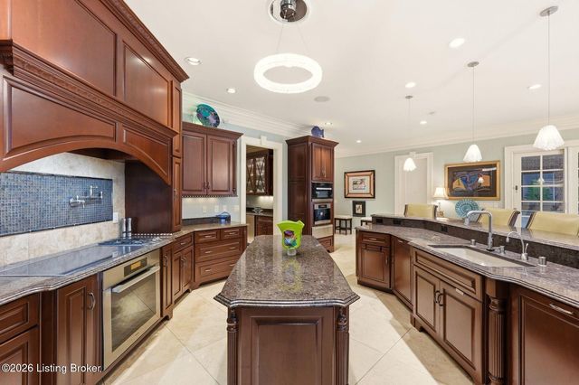 5610 Harrods Glen Dr, Louisville, KY 40059