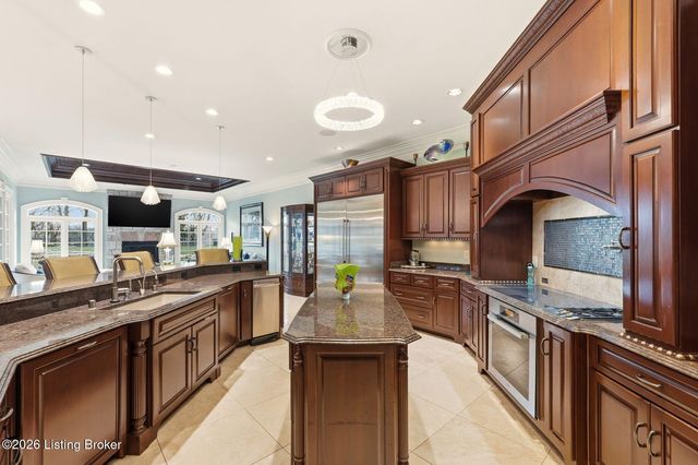 5610 Harrods Glen Dr, Louisville, KY 40059