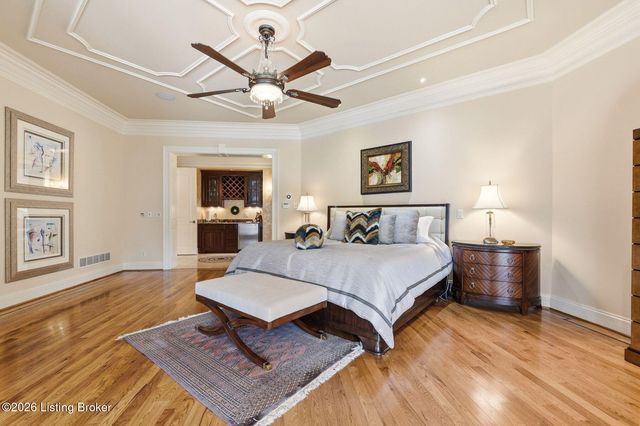 5610 Harrods Glen Dr, Louisville, KY 40059