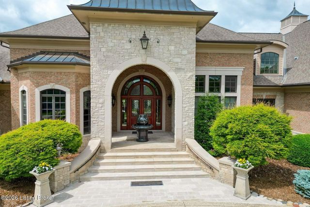 5610 Harrods Glen Dr, Louisville, KY 40059