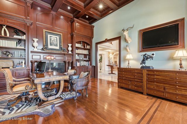 5610 Harrods Glen Dr, Louisville, KY 40059
