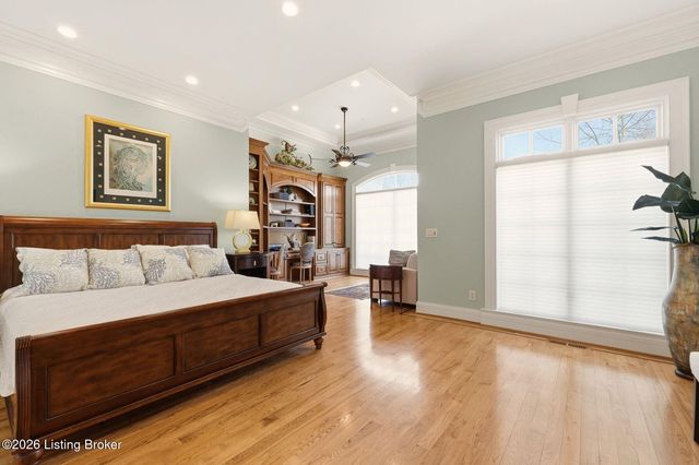 5610 Harrods Glen Dr, Louisville, KY 40059