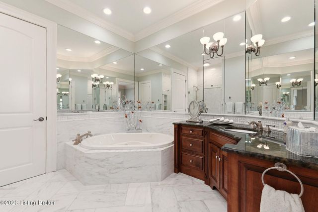 5610 Harrods Glen Dr, Louisville, KY 40059