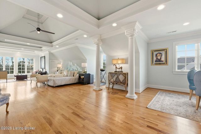 5610 Harrods Glen Dr, Louisville, KY 40059