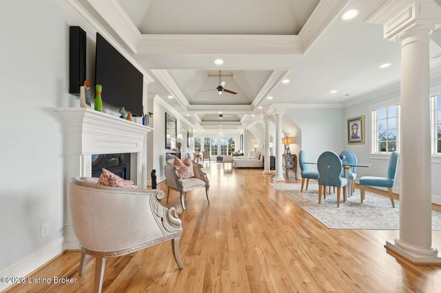 5610 Harrods Glen Dr, Louisville, KY 40059