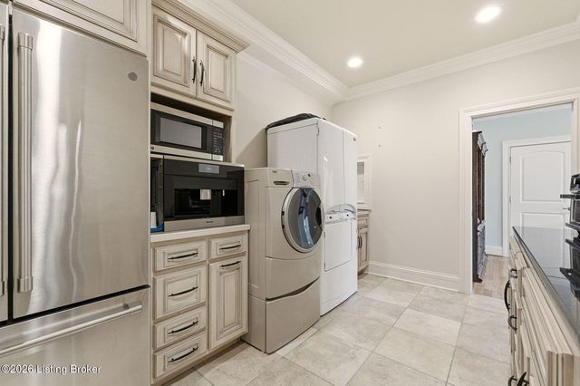 5610 Harrods Glen Dr, Louisville, KY 40059