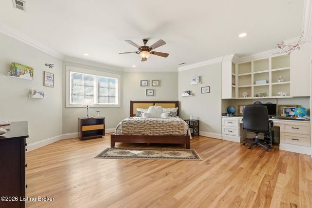 5610 Harrods Glen Dr, Louisville, KY 40059