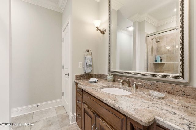 5610 Harrods Glen Dr, Louisville, KY 40059