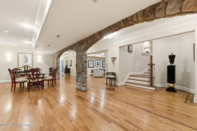 5610 Harrods Glen Dr, Louisville, KY 40059