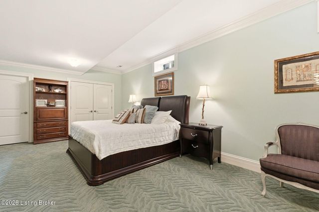 5610 Harrods Glen Dr, Louisville, KY 40059