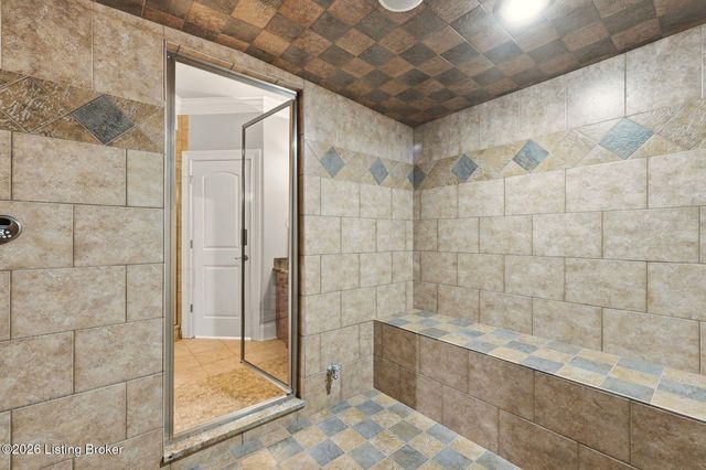 5610 Harrods Glen Dr, Louisville, KY 40059