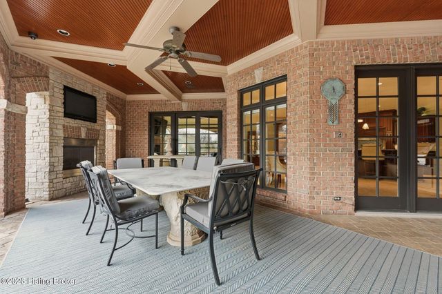 5610 Harrods Glen Dr, Louisville, KY 40059