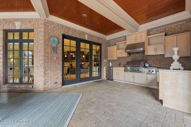 5610 Harrods Glen Dr, Louisville, KY 40059