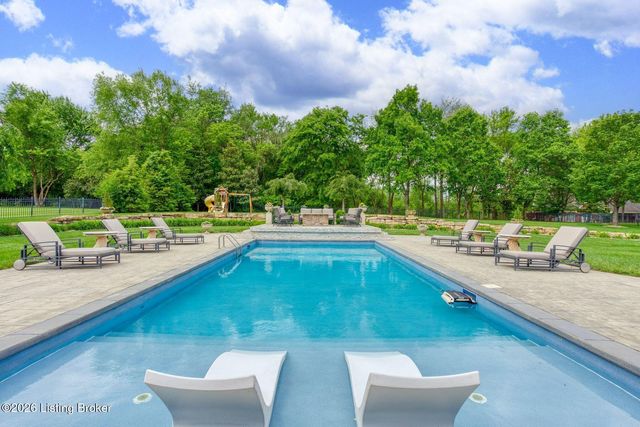 5610 Harrods Glen Dr, Louisville, KY 40059