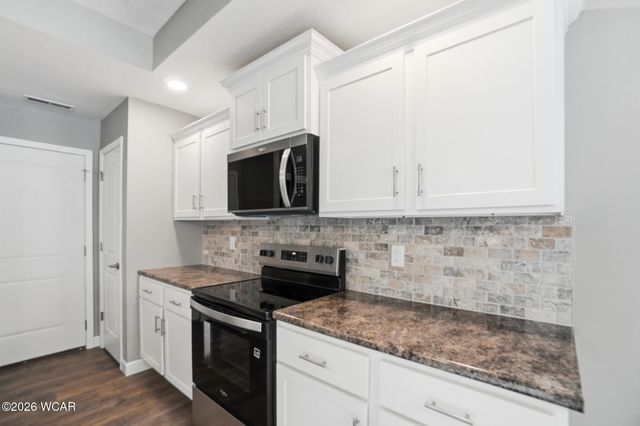 2878 Autumn Lake Drive, Lima, OH 45801