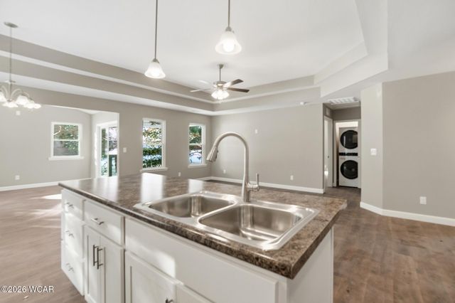 2878 Autumn Lake Drive, Lima, OH 45801