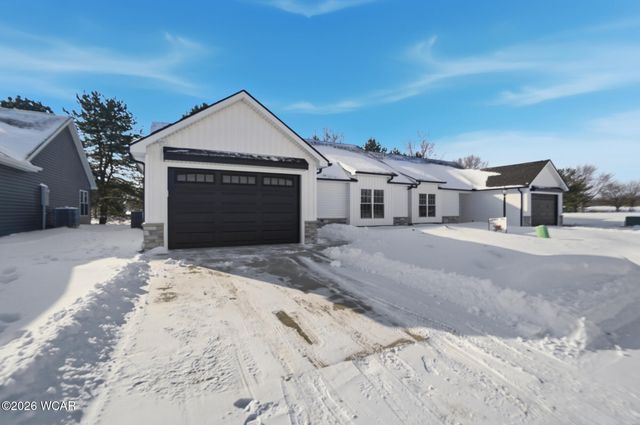 2878 Autumn Lake Drive, Lima, OH 45801