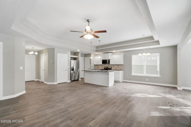 2878 Autumn Lake Drive, Lima, OH 45801