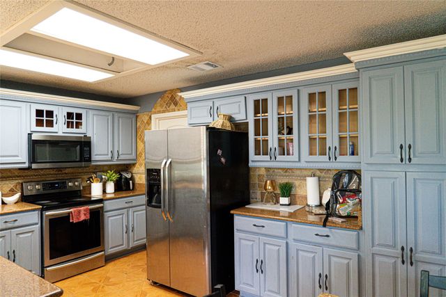 2521 Channing Drive, Grand Prairie, TX 75052