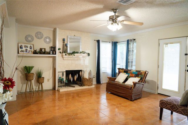2521 Channing Drive, Grand Prairie, TX 75052