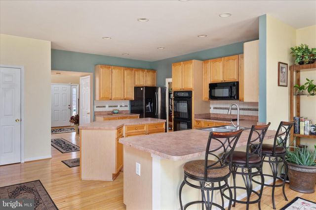 25 ENGLEWOOD TER, Martinsburg, WV 25403